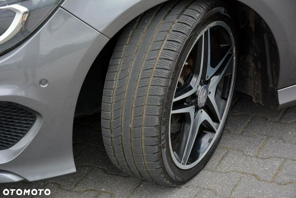 Mercedes-Benz CLA 200 7G-DCT AMG Line - 40