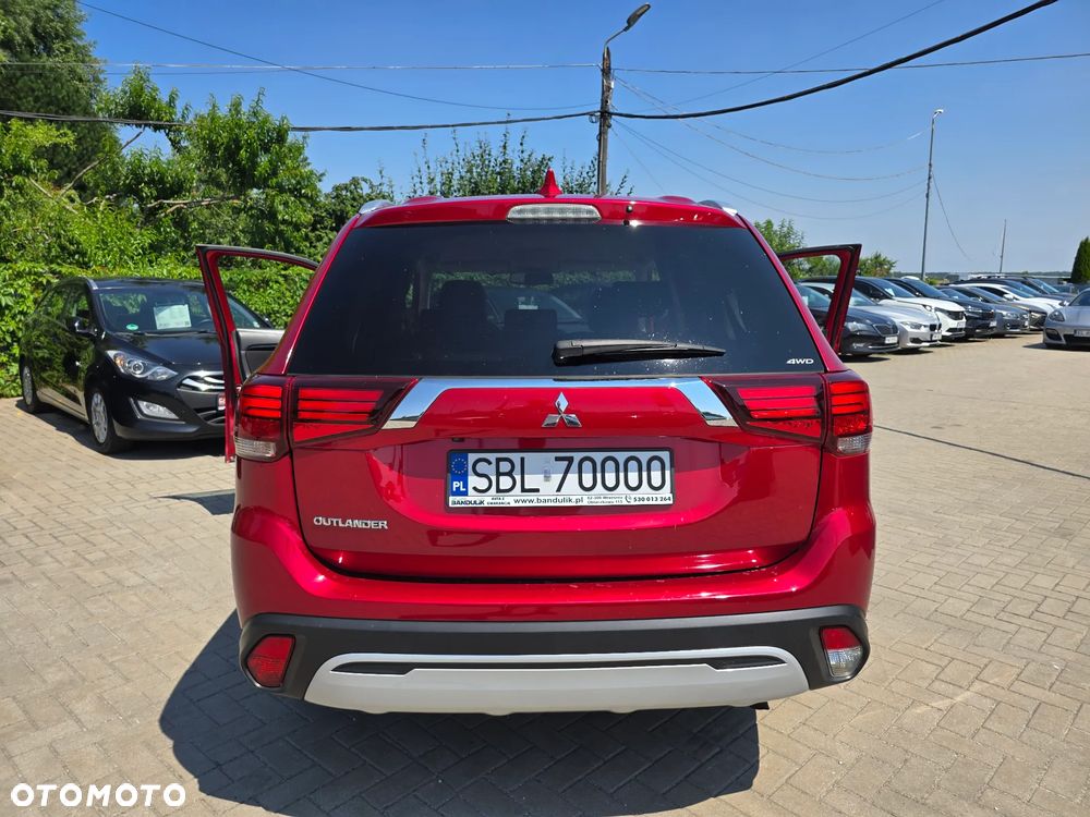 Mitsubishi Outlander - 25