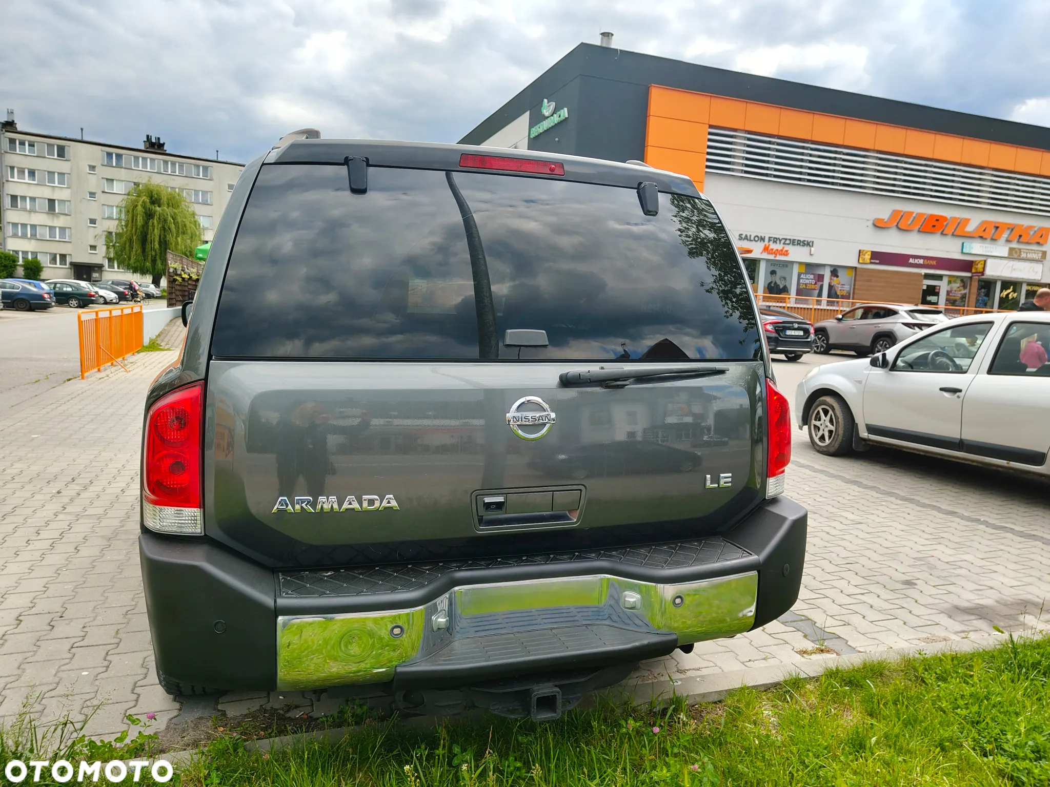 Nissan Armada - 3