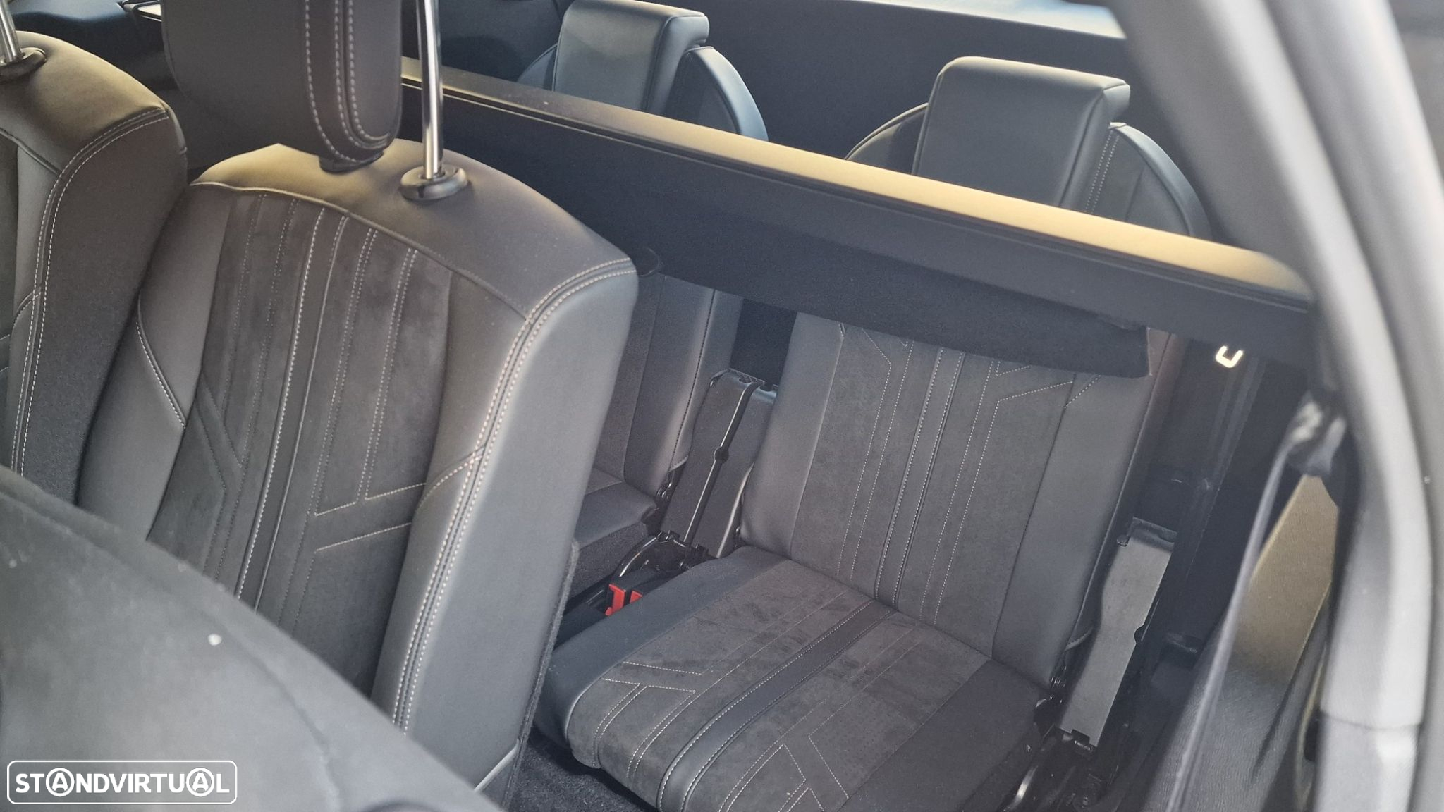 Peugeot 5008 1.5 BlueHDi GT Pack EAT8 - 41