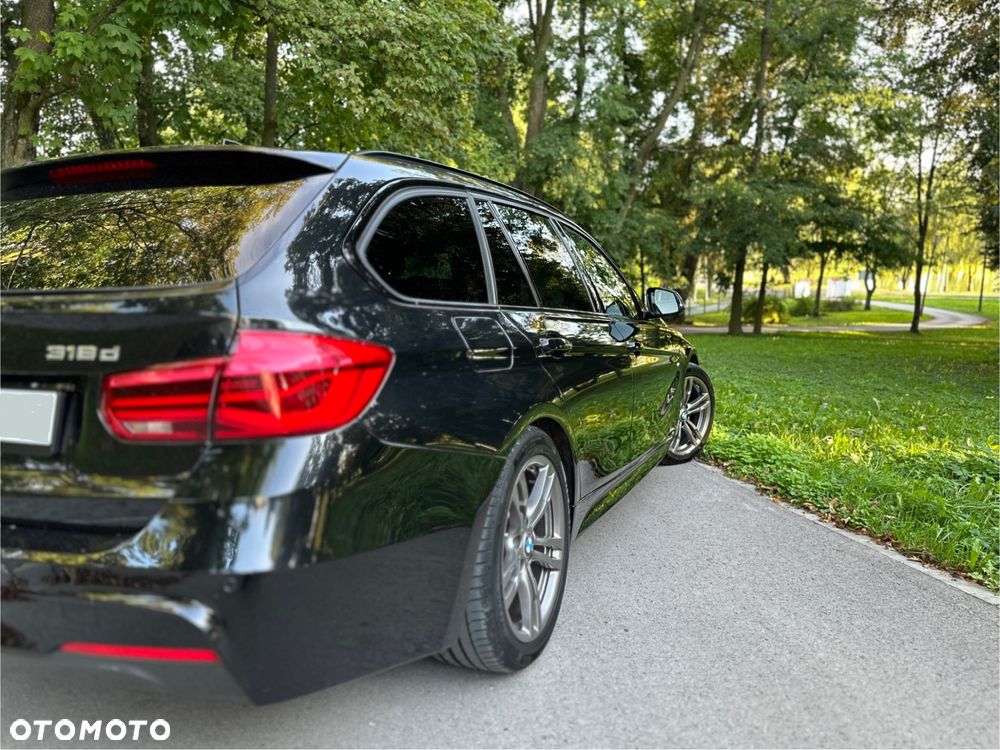 BMW Seria 3 318d M Sport Shadow - 7