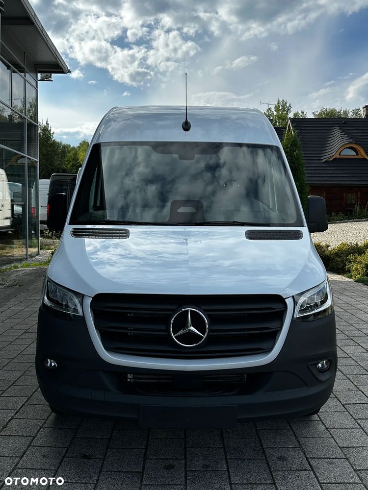 Mercedes-Benz Sprinter - 4