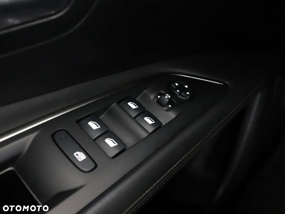 Peugeot 3008 225 e-EAT8 Allure - 41