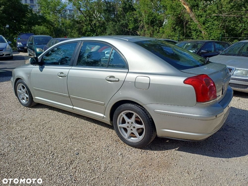 Toyota Avensis - 6