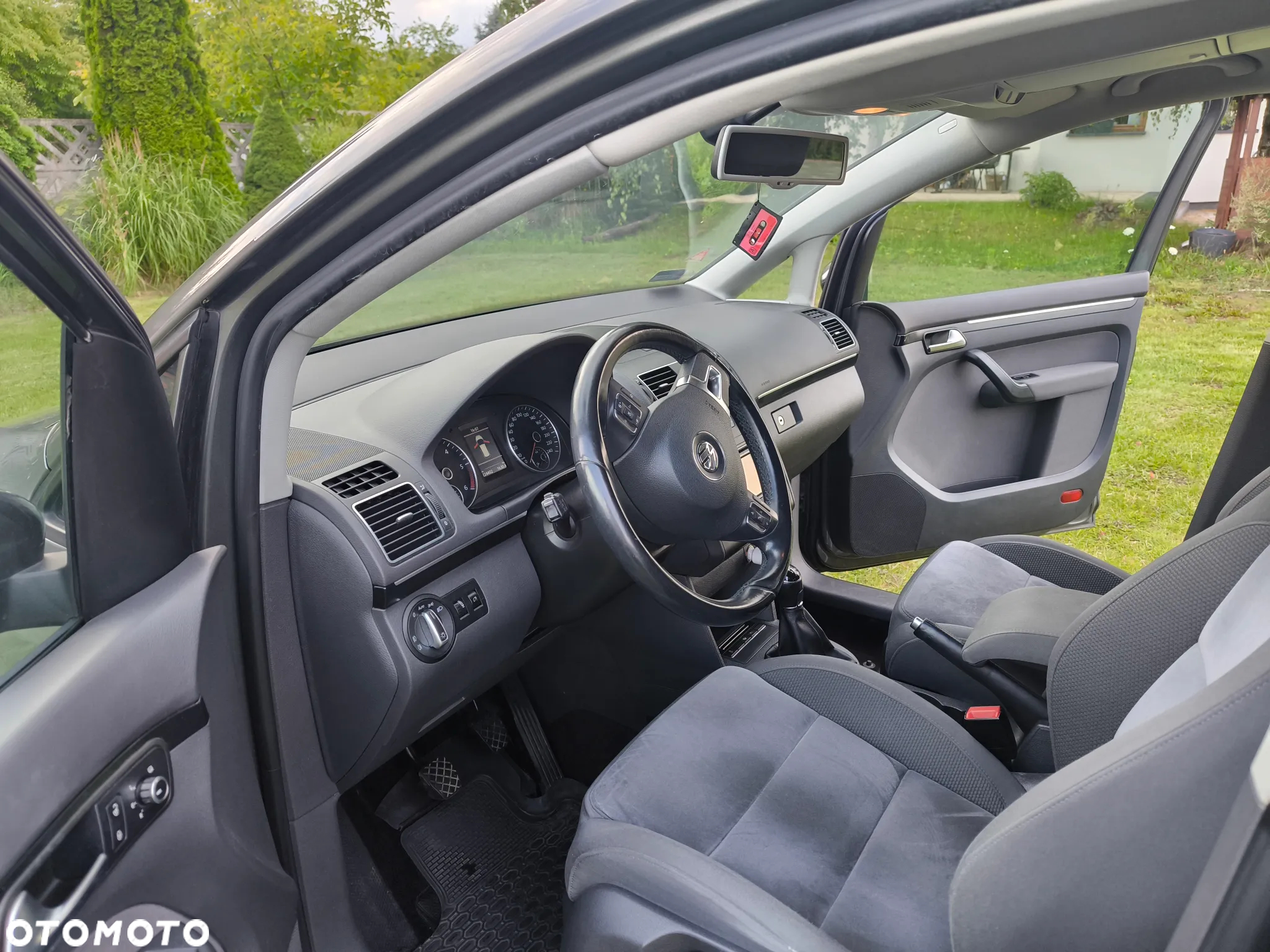 Volkswagen Touran 2.0 TDI DPF Highline - 14