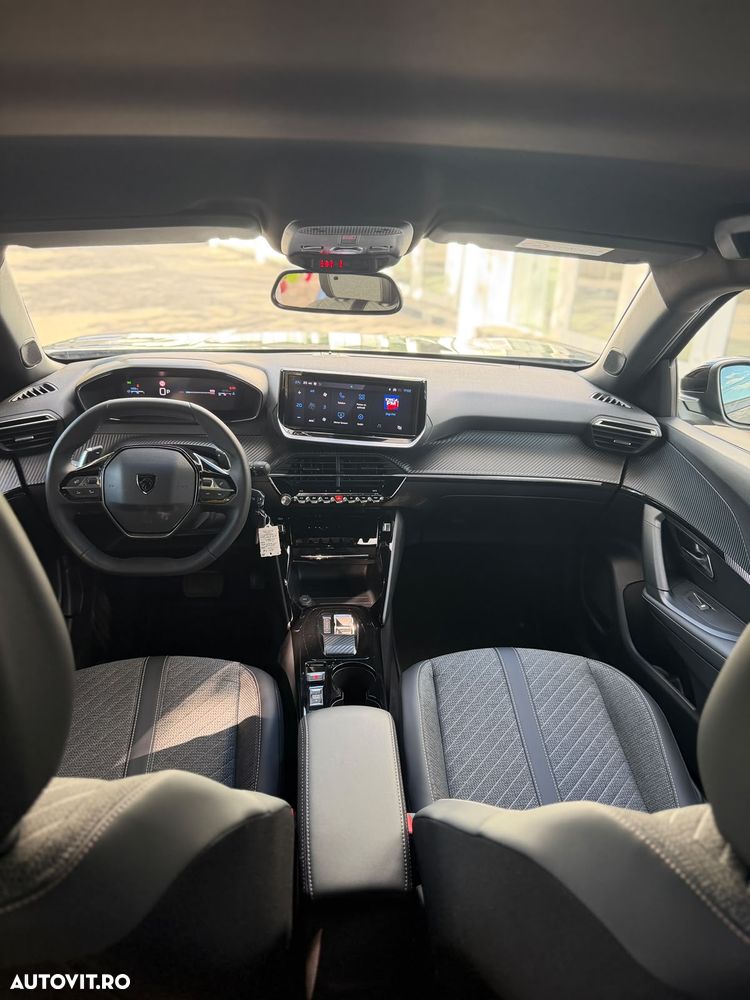 Peugeot 2008 1.2 L PureTech STT EAT8 Allure - 4