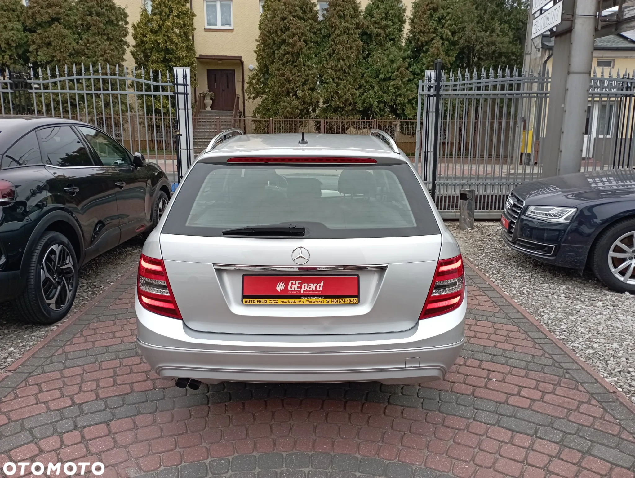 Mercedes-Benz Klasa C 180 CGI BlueEff Avantgarde - 5