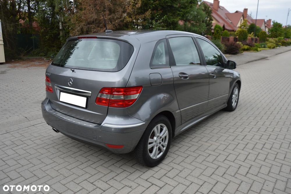 Mercedes-Benz Klasa B 180 BlueEFFICIENCY SPORT EDITION - 10
