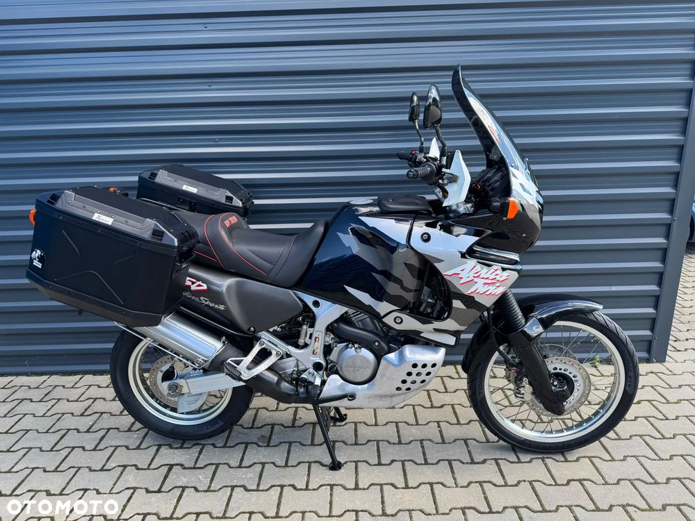 Honda XRV - 2
