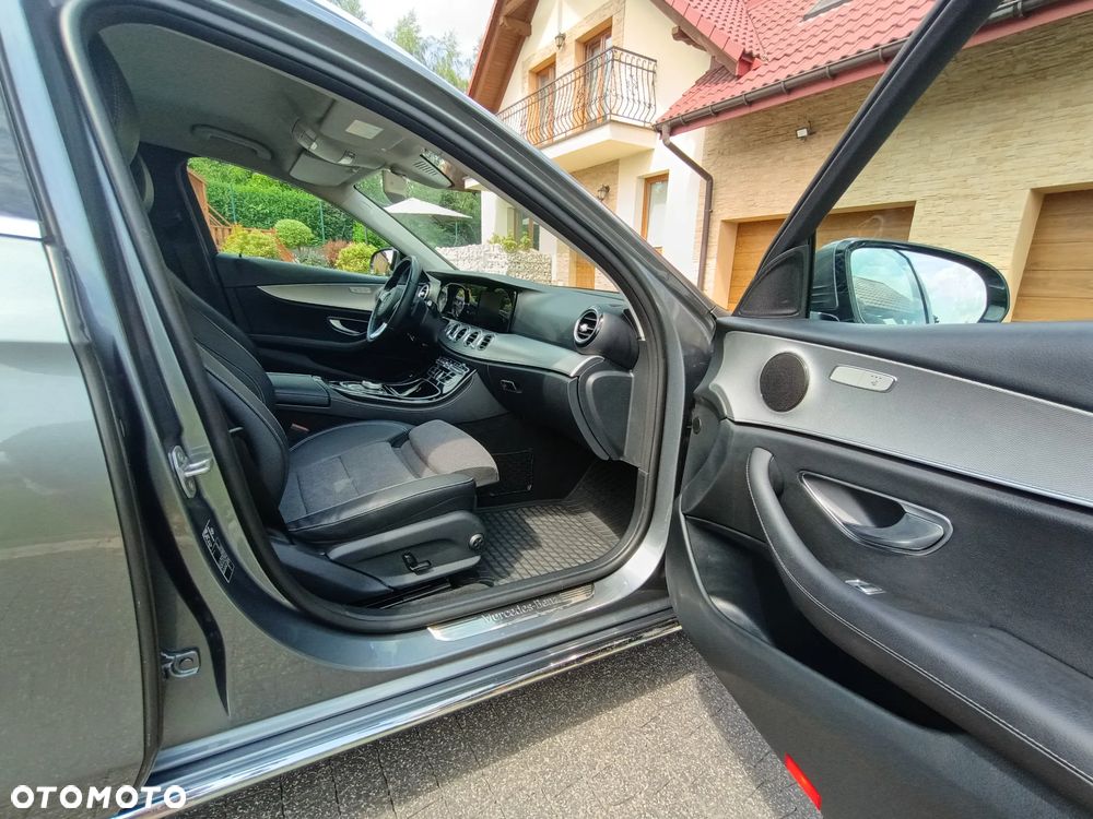 Mercedes-Benz Klasa E 200 CGI BlueEFFICIENCY Automatik Avantgarde - 36