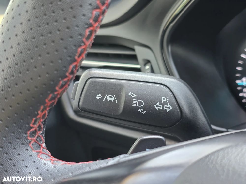 Ford Focus 1.5 EcoBoost ST-Line - 22
