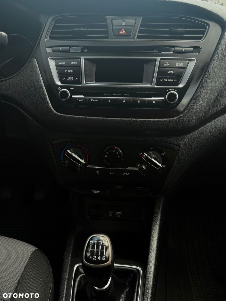 Hyundai i20 - 11