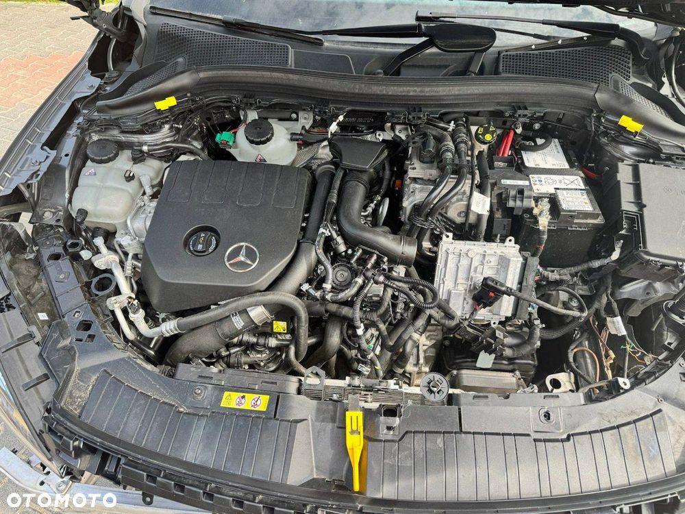 Mercedes-Benz GLA - 14