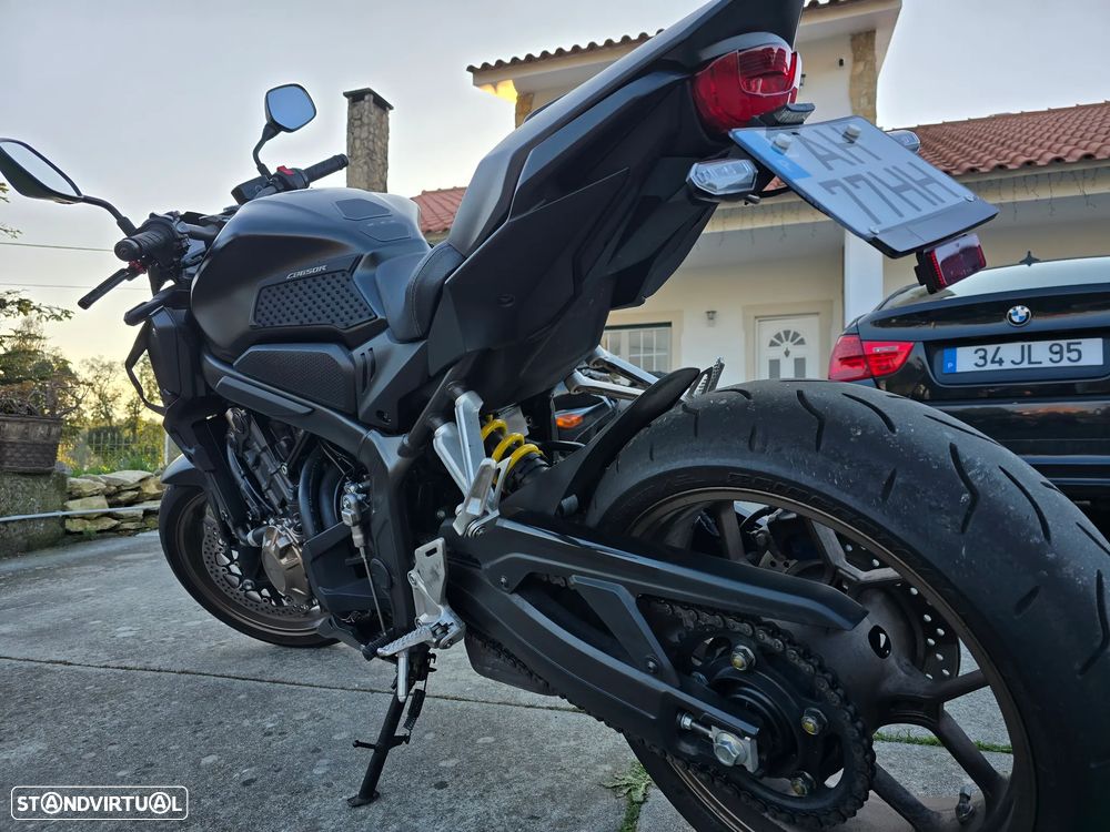Honda CB R - 17