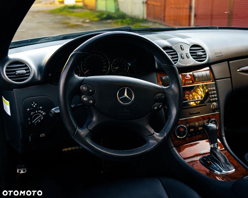 Mercedes-Benz CLK - 22