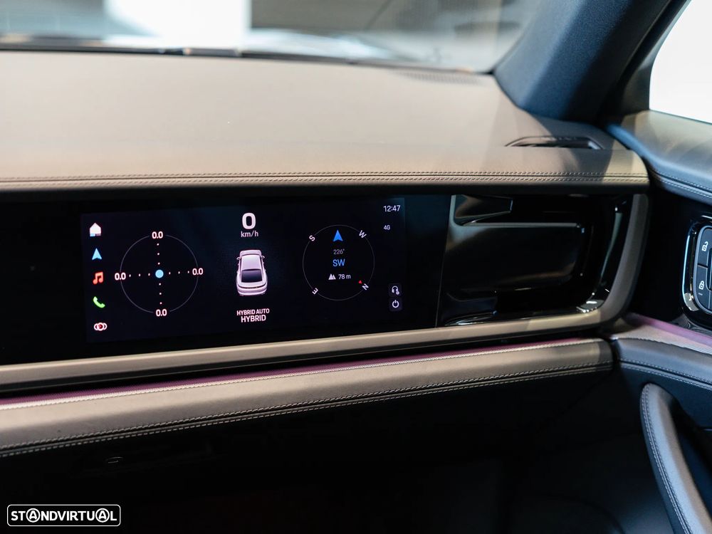 Porsche Panamera 4 E-Hybrid - 38
