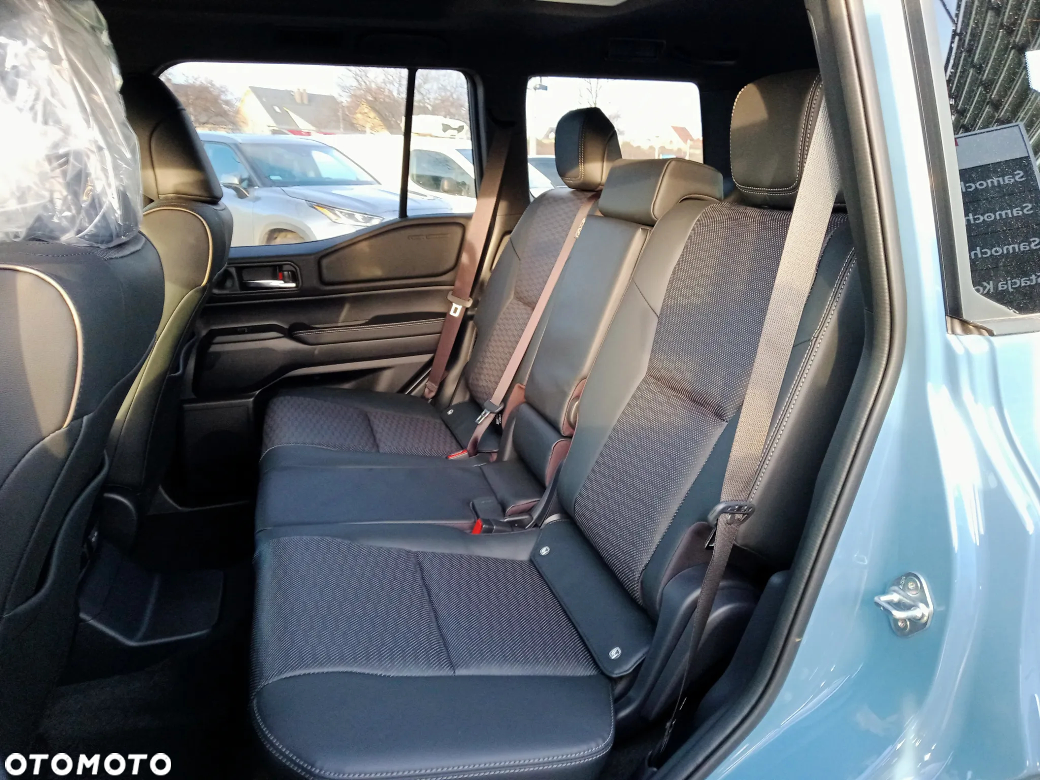 Toyota Land Cruiser - 10