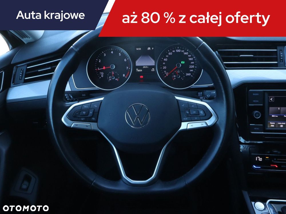Volkswagen Passat - 20