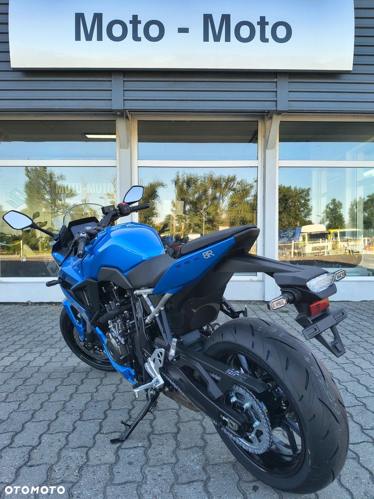 Suzuki GSX - 8