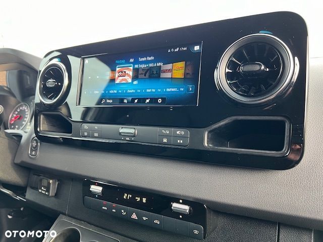 Mercedes-Benz Sprinter - 11