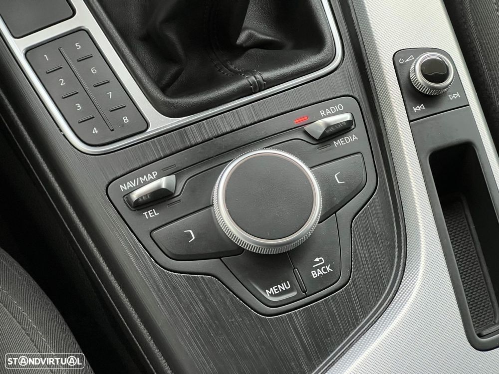 Audi A4 Avant 2.0 TDI Business Line - 19