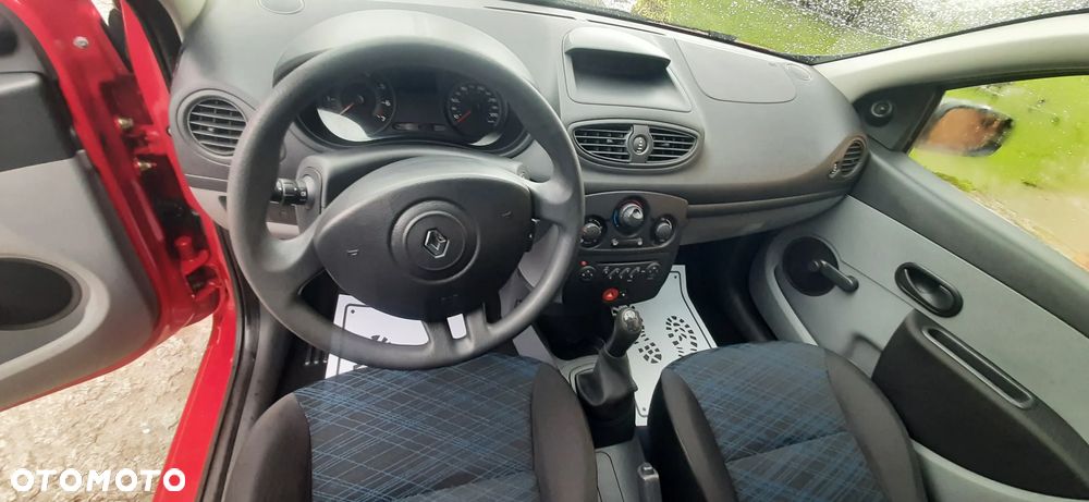 Renault Clio - 33