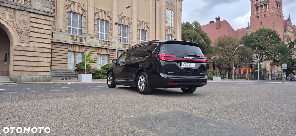 Chrysler Pacifica - 9