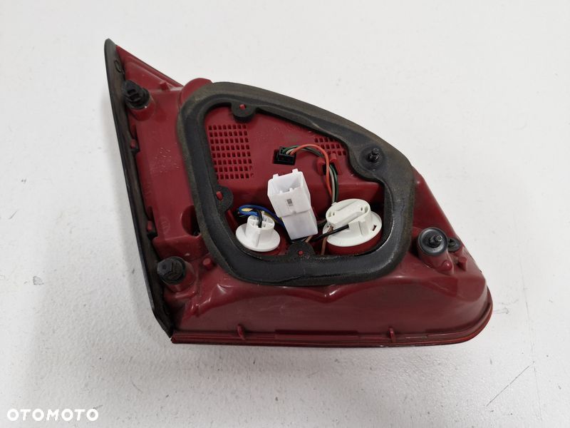 KIA CEED II 2 HB LAMPA PRAWY TYŁ TYLNA W KLAPĘ LED 92404-A20 - 6