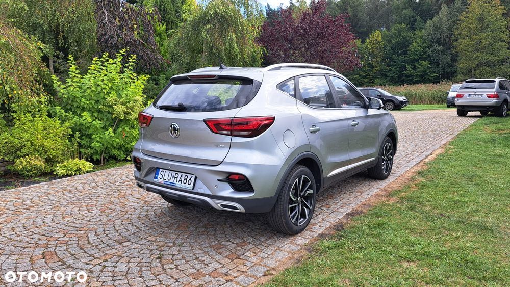 MG ZS - 8