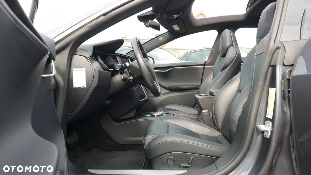 Tesla Model S - 14