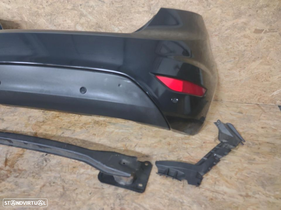 Para choques traseiro Ford Fiesta MK6 2016  reforço sensores - 2