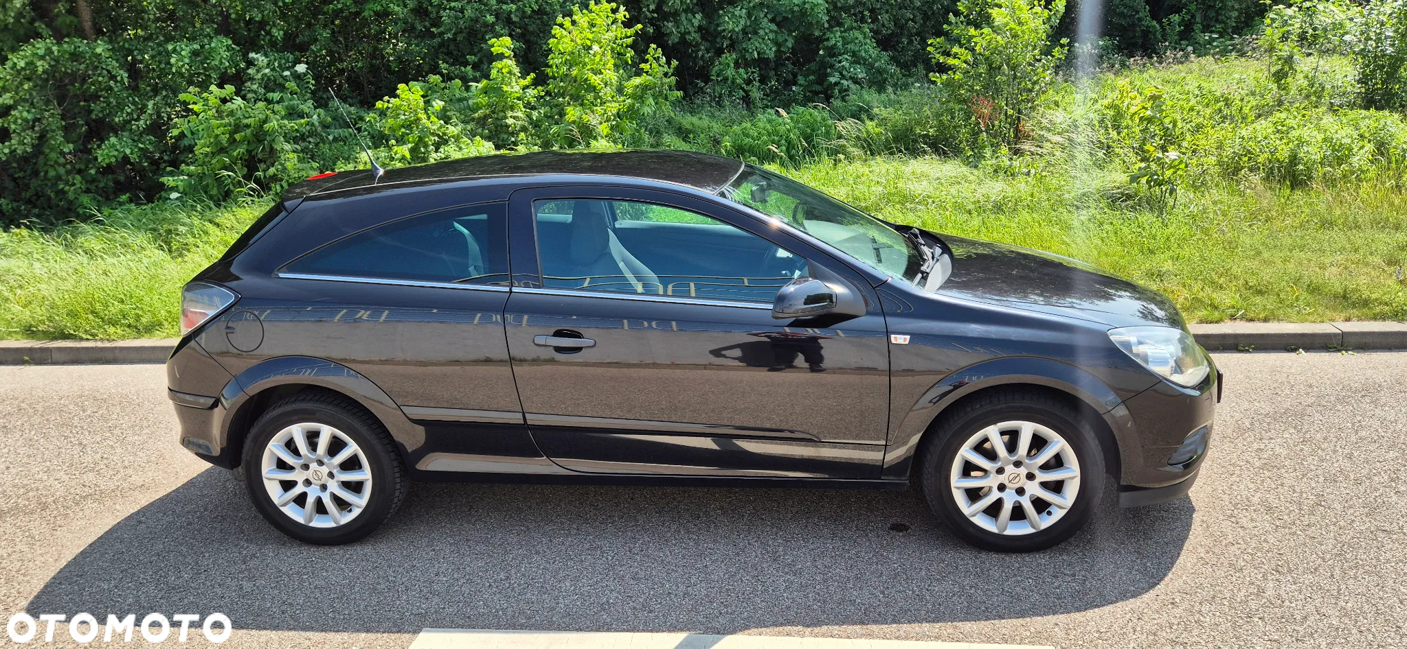 Opel Astra GTC 1.6 - 18