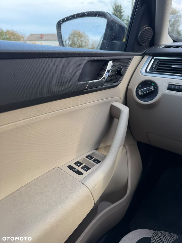 Skoda RAPID 1.2 TSI Elegance - 18