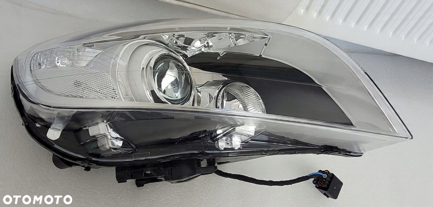 LAMPA PRAWA PRZÓD VOLVO V60 I S60 II 2010-2013 XENON 9 PIN 31420674 - 4
