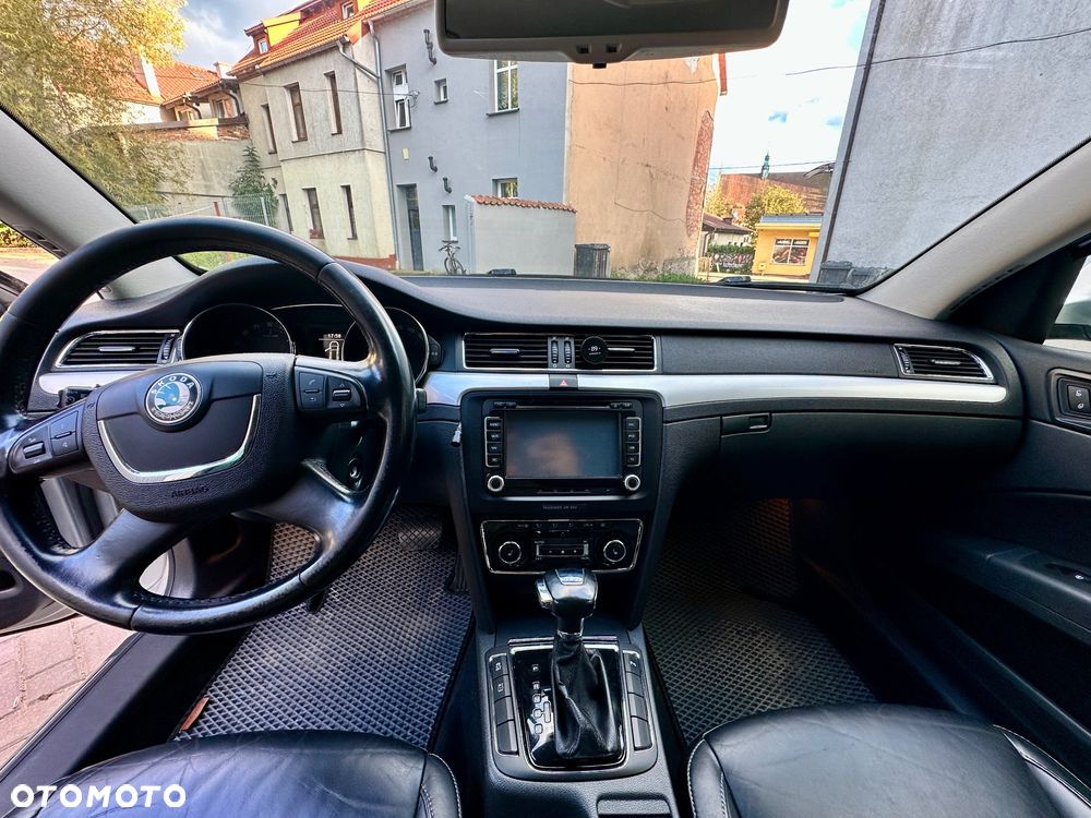 Skoda Superb 2.0 TDI Comfort DSG - 6