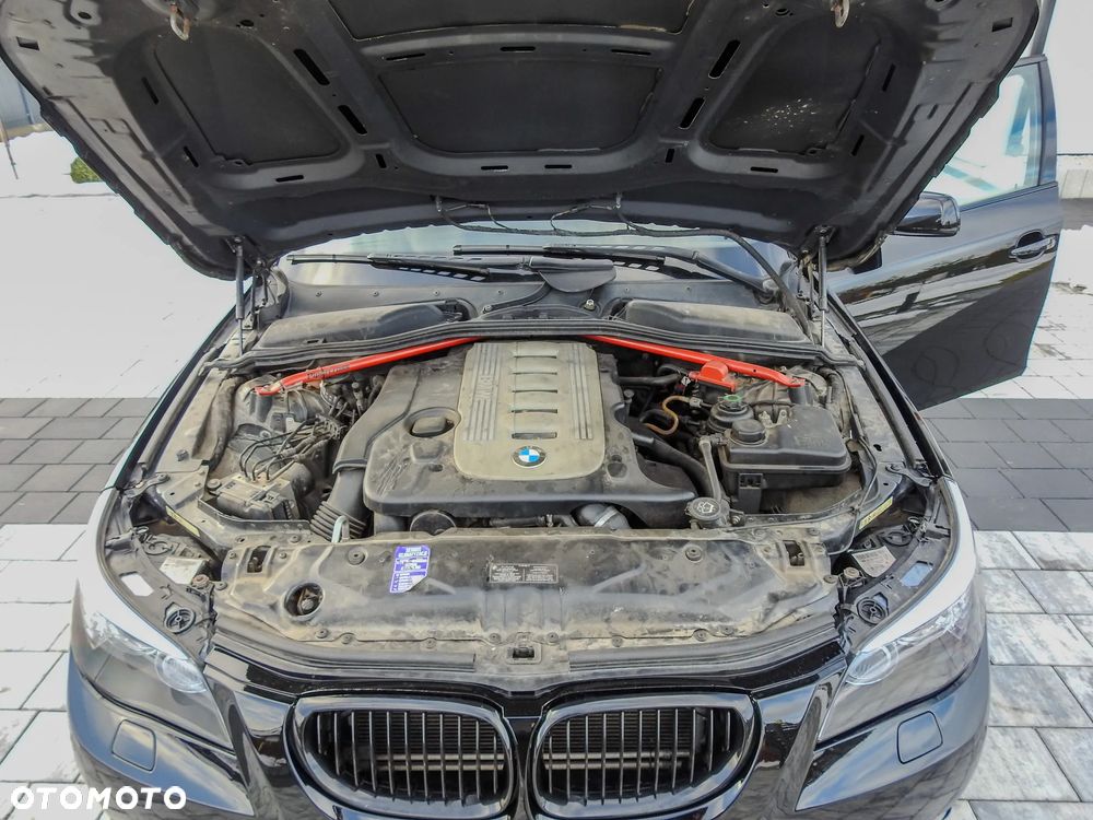 BMW Seria 5 525d - 18