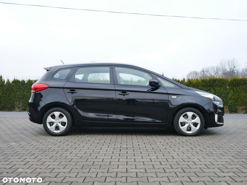 Kia Carens - 11