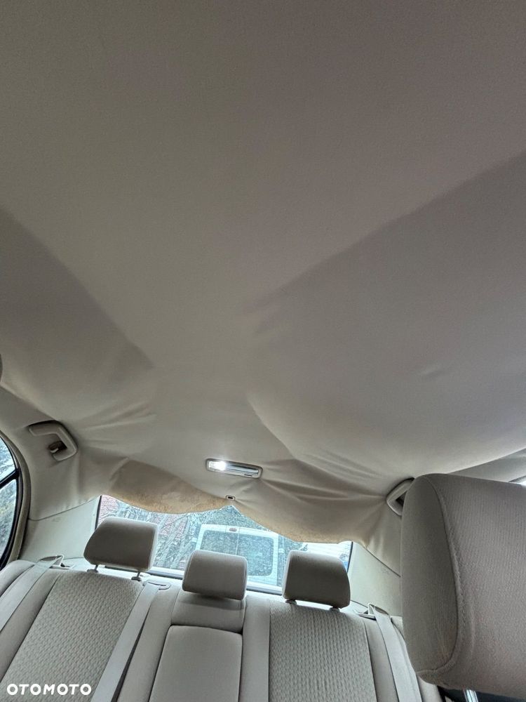 Toyota Avensis 2.2 D-4D Prestige - 11