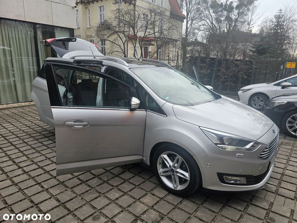 Ford Grand C-MAX - 27