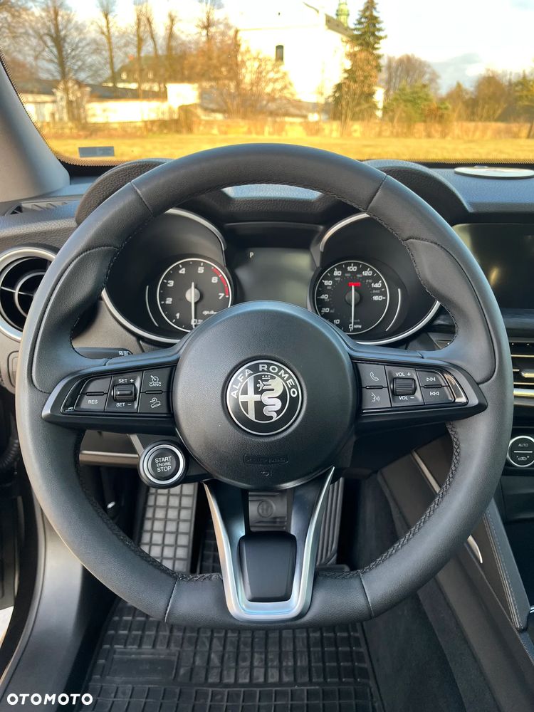 Alfa Romeo Stelvio 2.0 Turbo 16V AT8-Q4 - 11