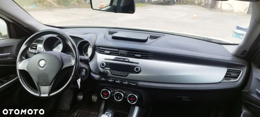 Alfa Romeo Giulietta 1.6 JTDM 16V - 3