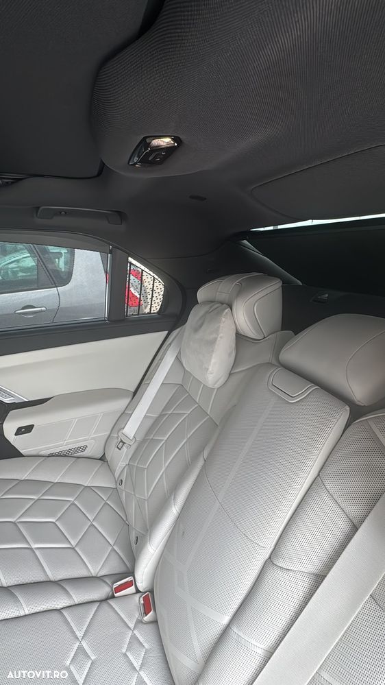BMW Seria 7 740d xDrive MHEV - 21