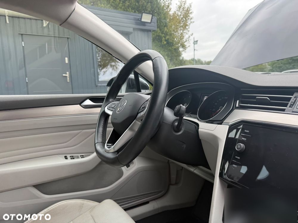 Volkswagen Passat 2.0 TDI Elegance DSG - 15