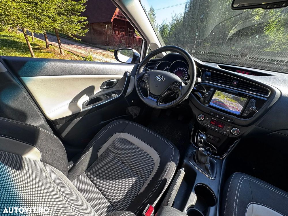 Kia Ceed - 11