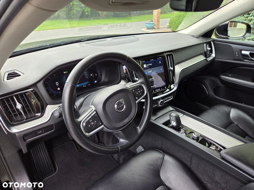 Volvo V60 B3 B Geartronic Momentum Pro - 24
