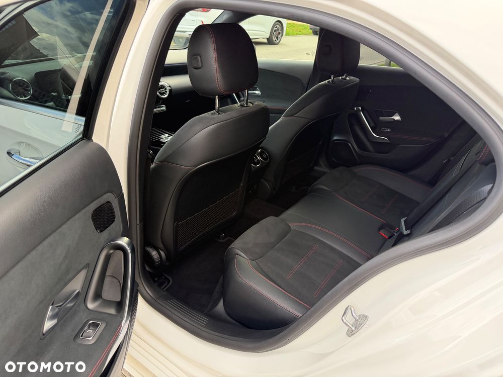 Mercedes-Benz Klasa A 200 AMG Line 7G-DCT - 23