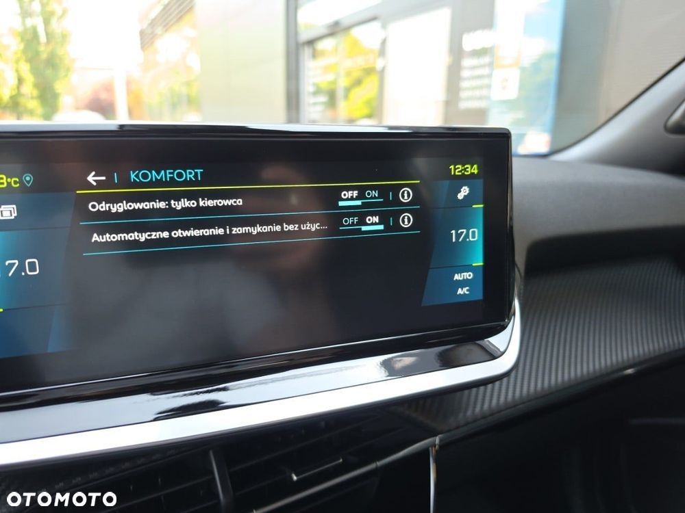 Peugeot 2008 50kWh Allure - 18