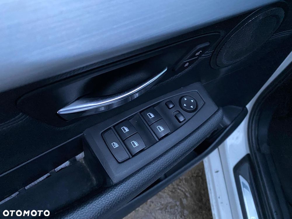 BMW Seria 2 216d - 8