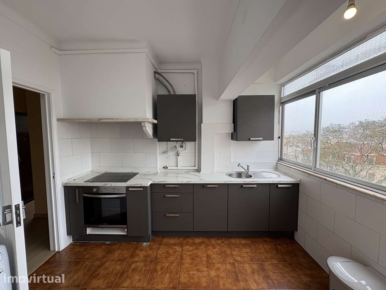 Quarto duplo para Arrendamento – Setúbal | Avenida Jaime Cortesão - Grande imagem: 3/12