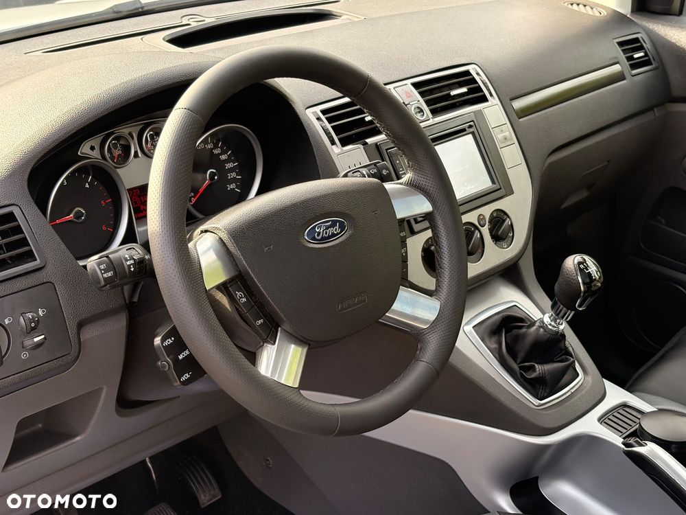 Ford Kuga 2.0 TDCi 2x4 Titanium - 14